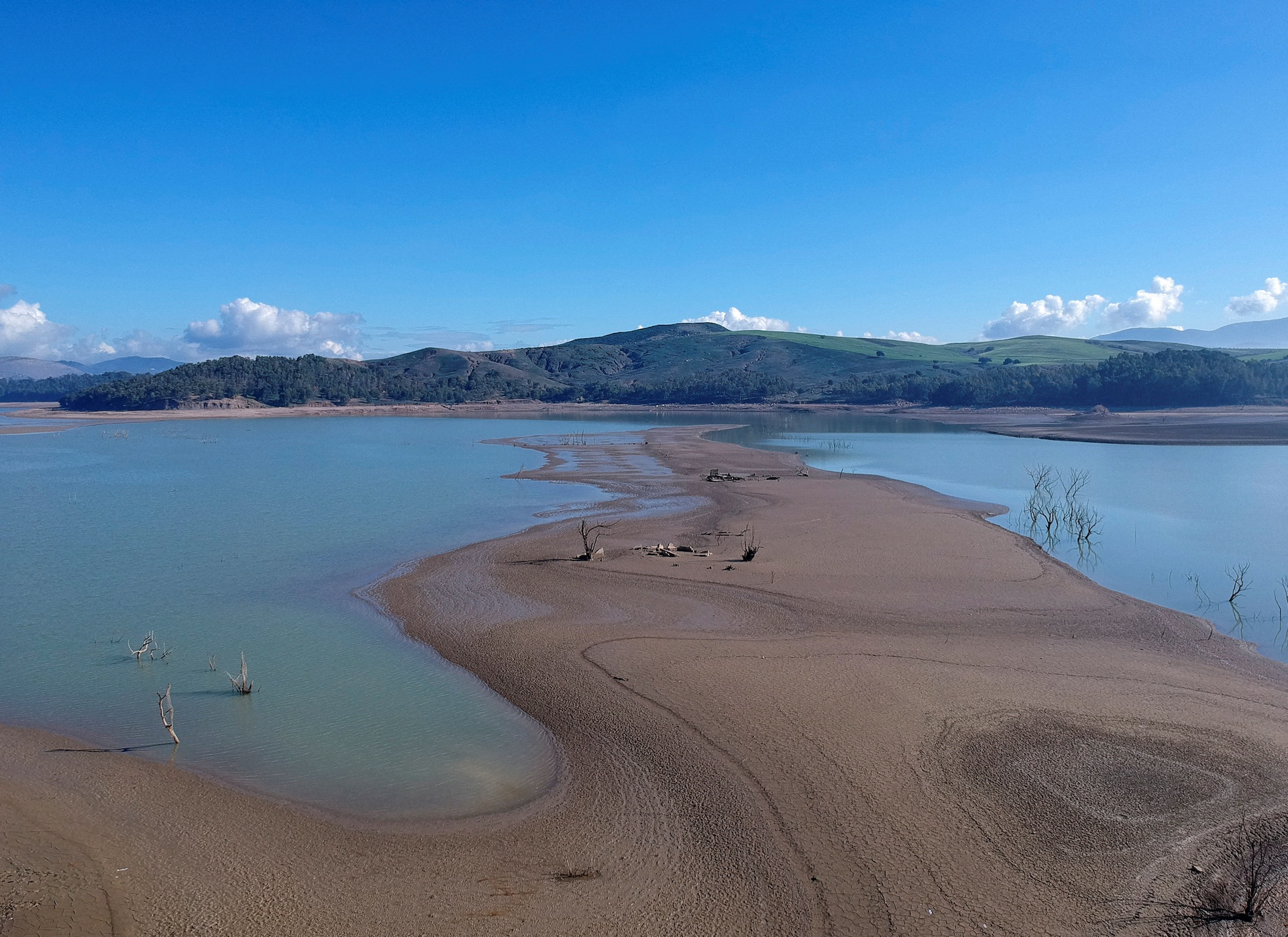 Tunisia to cut water supplies to citizens overnight amid drought