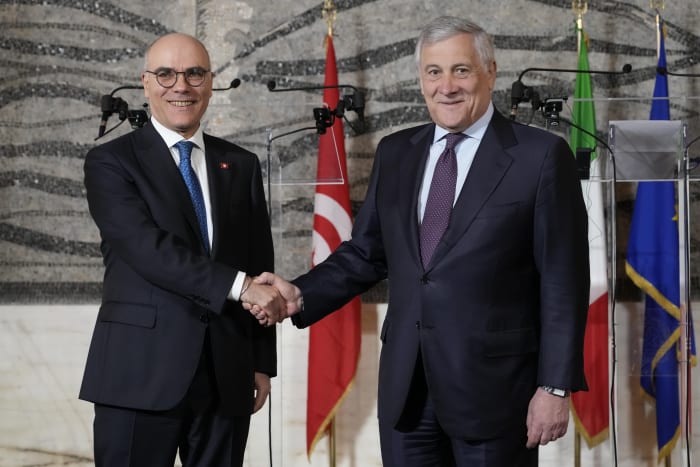 Italy vows help with IMF in bid to stabilize Tunisia